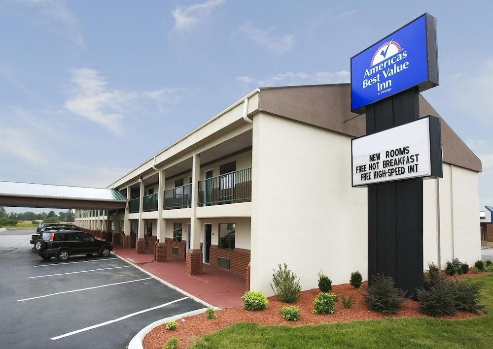 Quality Inn Lawrenceburg Exteriör bild