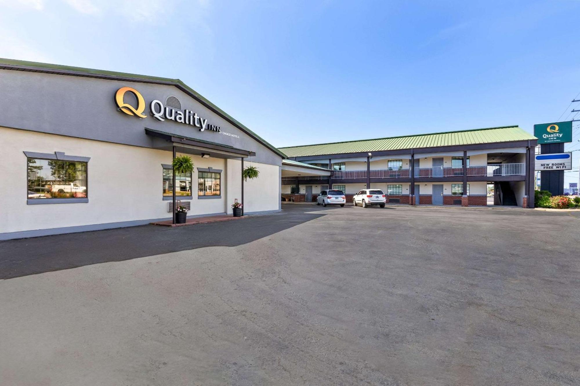 Quality Inn Lawrenceburg Exteriör bild