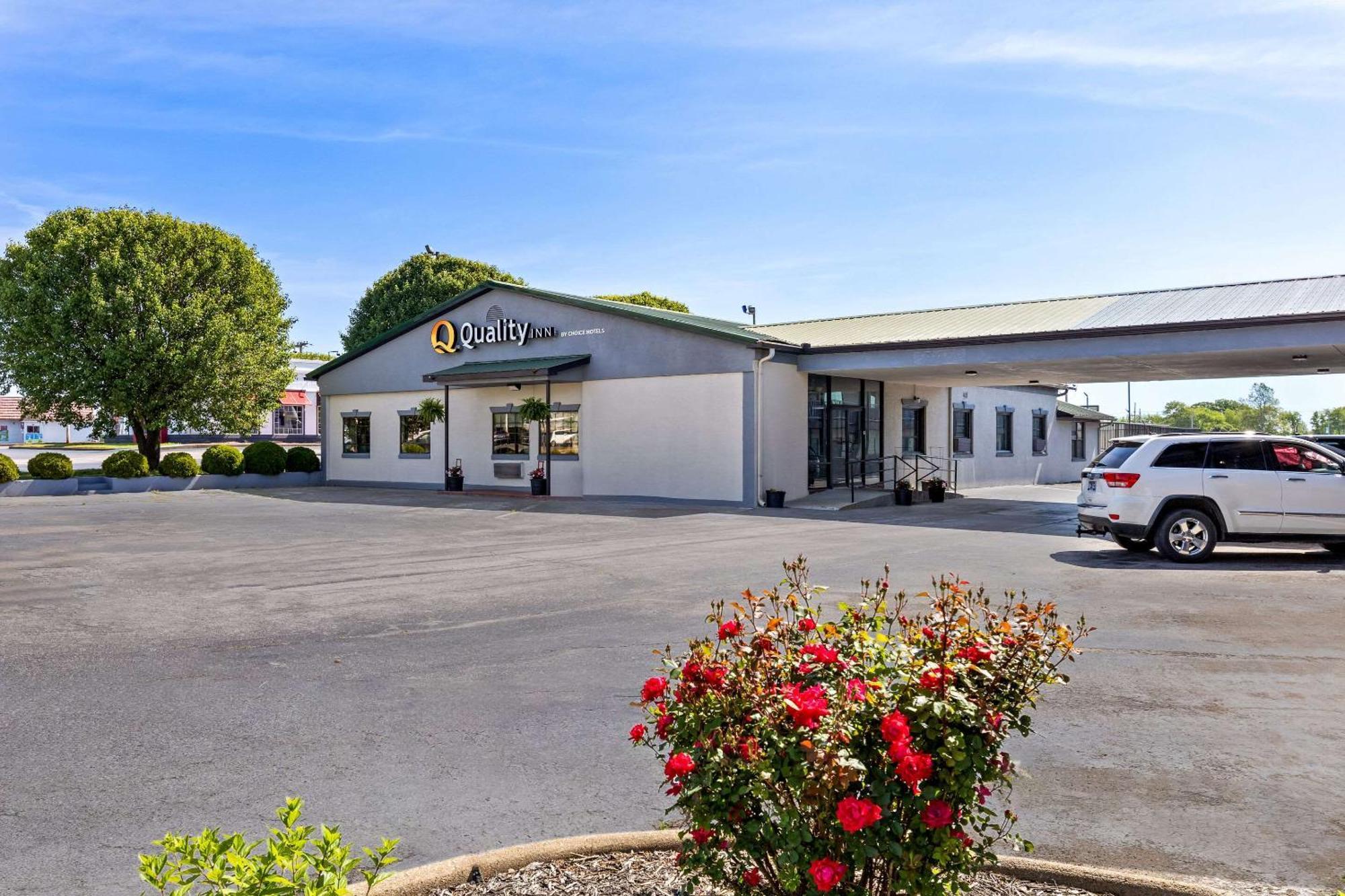Quality Inn Lawrenceburg Exteriör bild