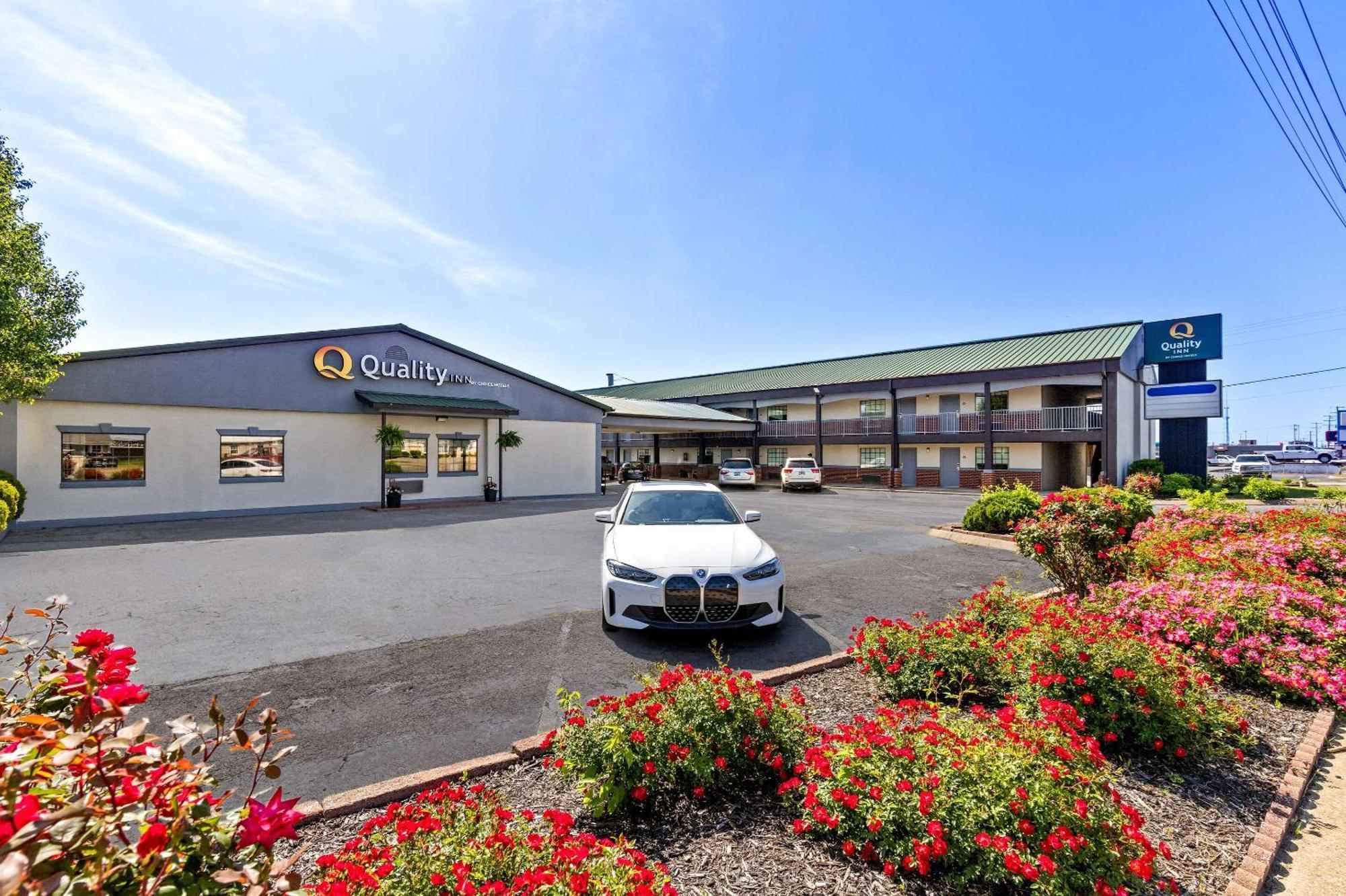 Quality Inn Lawrenceburg Exteriör bild